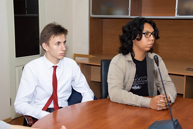 Advisor to the rector of KRSU Petr Bychkov met with the leaders of student government