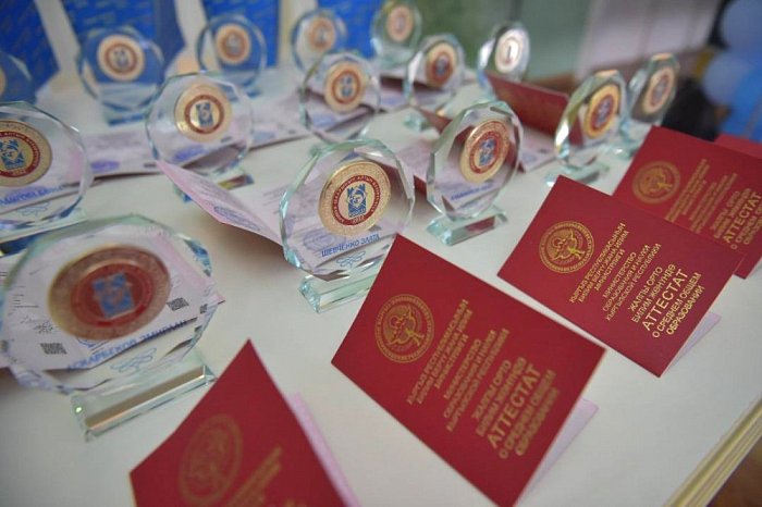 Graduates of secondary school KRSU confirmed their right to receive a certificate «with honors»