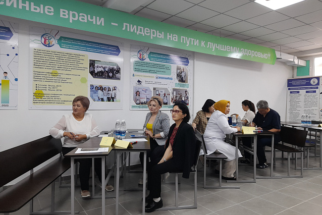 Сотрудники кафедры приняли участие в работе сателлитного мастер-класса "Коммандная работа семейного врача и семейной медсестры".