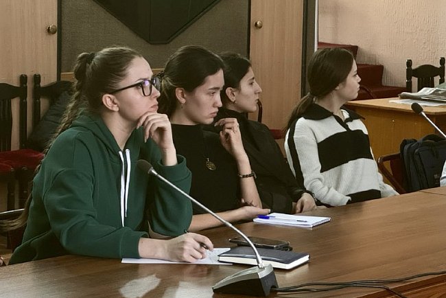 Диний окуулар «Диндер аралык диалог радикалдашууну алдын алуунун жолу катары » КРСУда өттү