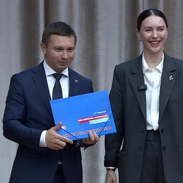Кыргыз-Россия Славян университети жаңы автобус алды: бул дөңгөлөктүү бүтүндөй лаборатория