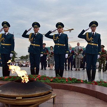 Россиянын Кыргызстандагы элчисинин эл аралык акцияга катышуусу тууралуу «Эскерүү шамы» жана долбоор «Атын кайтаруу»