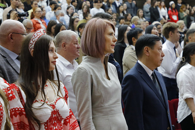 Новые образовательные перспективы: КРСУ получил мобильную лабораторию от АНО «Евразия»