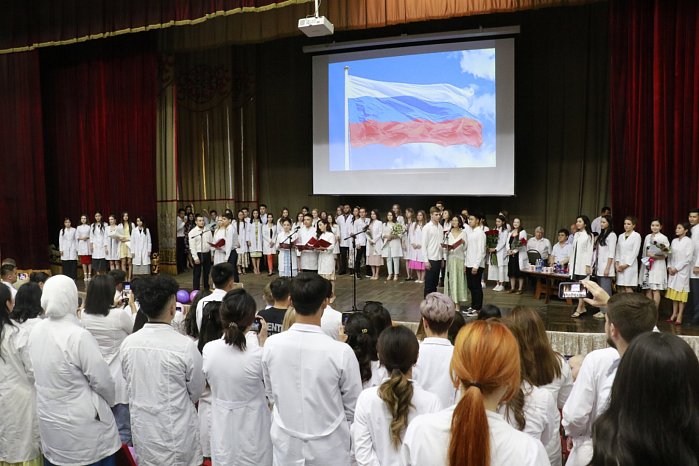 Vivat, doctors!