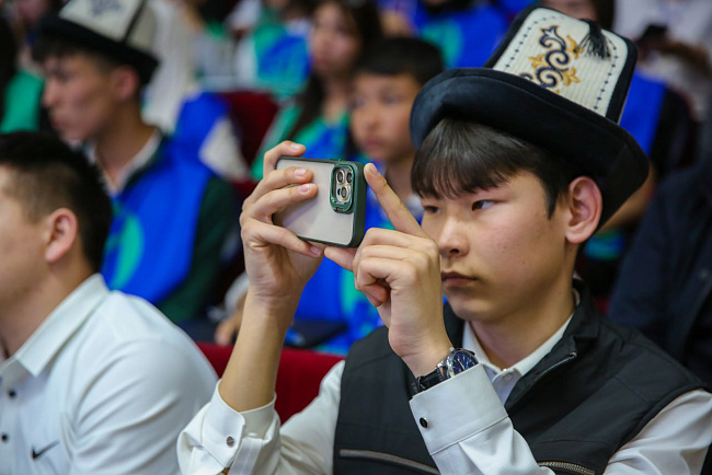 В КРСУ прошёл молодёжный форум «Жаны Муун»