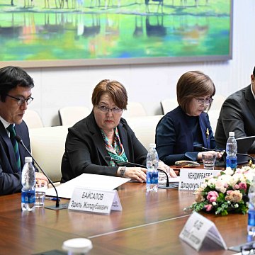 Акылбек Жапаров ЖОЖдордун ректорлору: Кыргызстанды модернизациялоодо университеттер эң чоң роль ойнойт