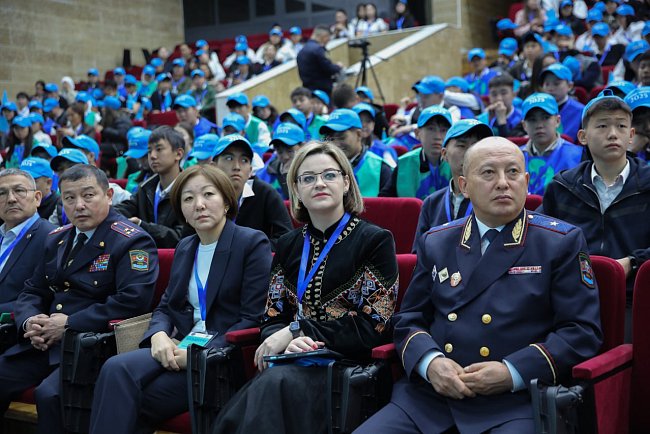 KRSU hosted an event as part of the youth forum of the Ministry of Internal Affairs «Zhany muun — Zharkyn kelechek. Taza muun — Koopsuz kelechek»