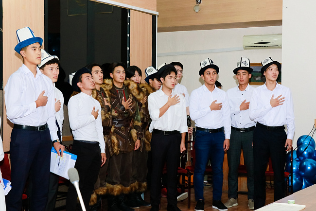 В КРСУ ярко отметили День кыргызского языка