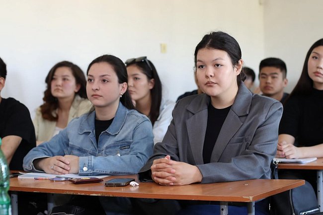 КРСУнун юридикалык факультетинде Россиянын алдыңкы криминалистинин конок лекциялары өтүүдө