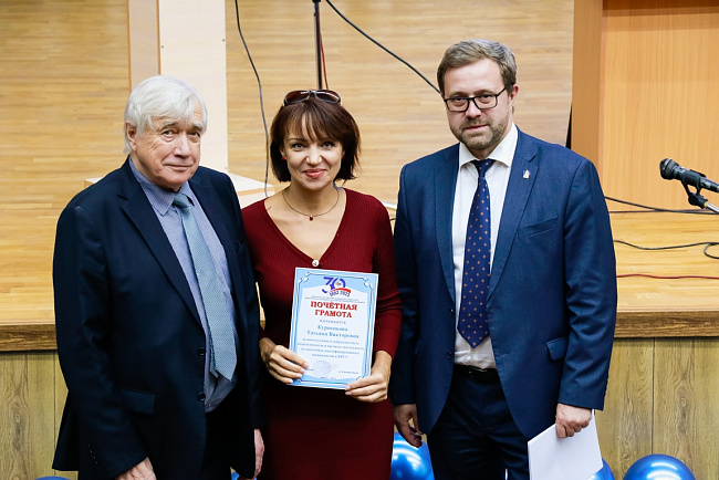В КРСУ наградили самых преданных сотрудников