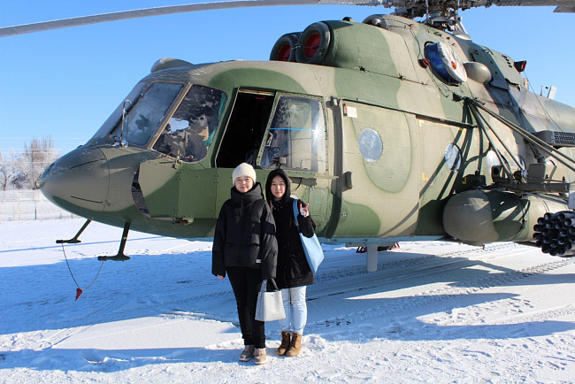 Студенты КРСУ посетили российскую авиабазу в Канте