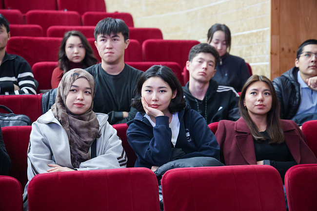 В КРСУ обсудили связь общественного здоровья, экономики и городской среды