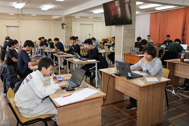 The country's strongest programmers gathered in KRSU for the championship finals