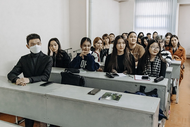 Студентам КРСУ рассказали о донорстве крови и ее компонентов