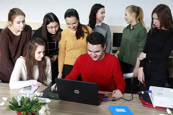 Форумдар, конференциялар, тегерек столдор. Ретроспективалык