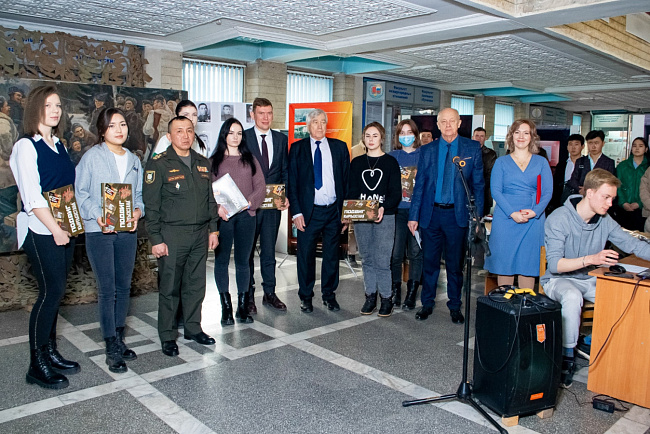 Kyrgyz-Russian Slavic University held a photo exhibition «80 years of the Battle of Stalingrad»
