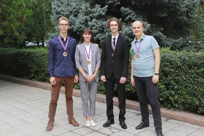 KRSU students were awarded diplomas for winning the Internet Olympiad