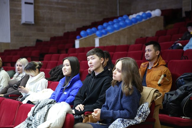 A pre-show of the play "Girls from Vasilyevsky Island" took place at KRSU