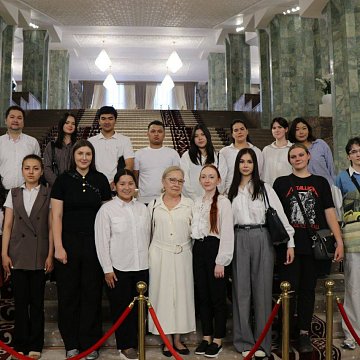 Students and undergraduates of the Department of Philosophy and Religious Studies KRSU visited the Jogorku Kenesh