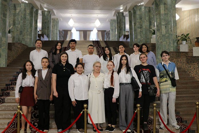 Students and undergraduates of the Department of Philosophy and Religious Studies KRSU visited the Jogorku Kenesh