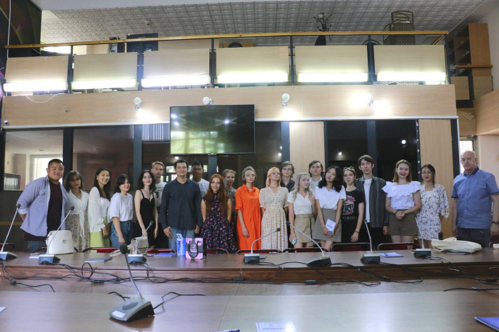 Солнце русской поэзии взойдет!