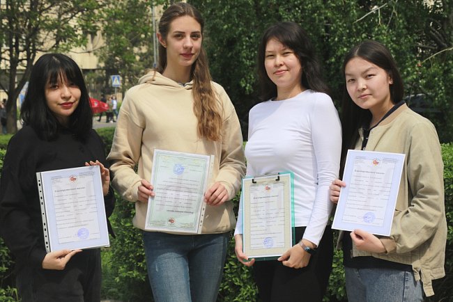 KRSU psychology students were awarded letters of gratitude for their successful studies
