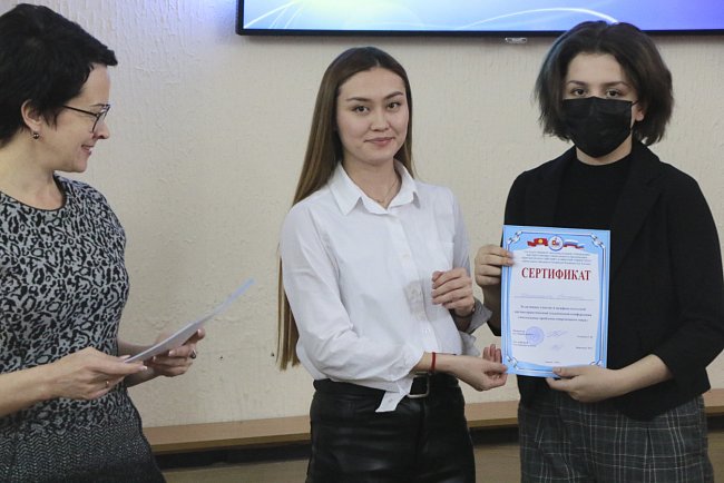 KRSU students discussed current problems of the modern world within the framework of an interfaculty conference