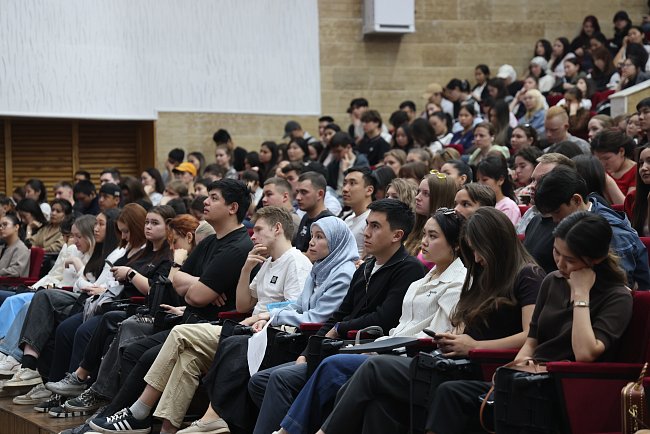 The project «School of Young Personnel» at the Jogorku Kenesh was presented to KRSU students