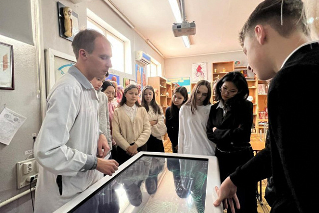 На Медицинском факультете КРСУ прошел День открытых дверей