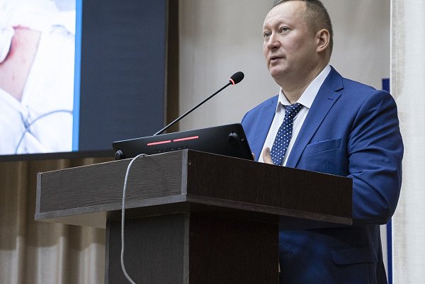 Russian professor Alexey Kuznetsov conducts lectures and seminars for students and residents of KRSU