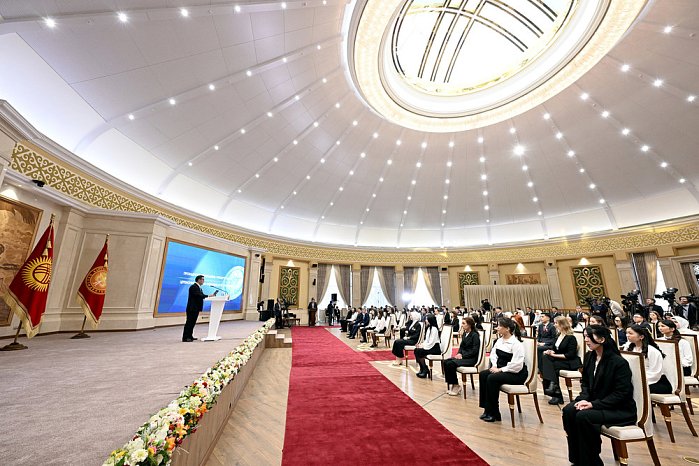 6 KRSU students received a presidential scholarship