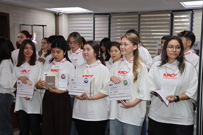 Deputy Minister of Science and Higher Education of the Russian Federation Olga Petrova presented certificates to graduates of the program «I — counselor»