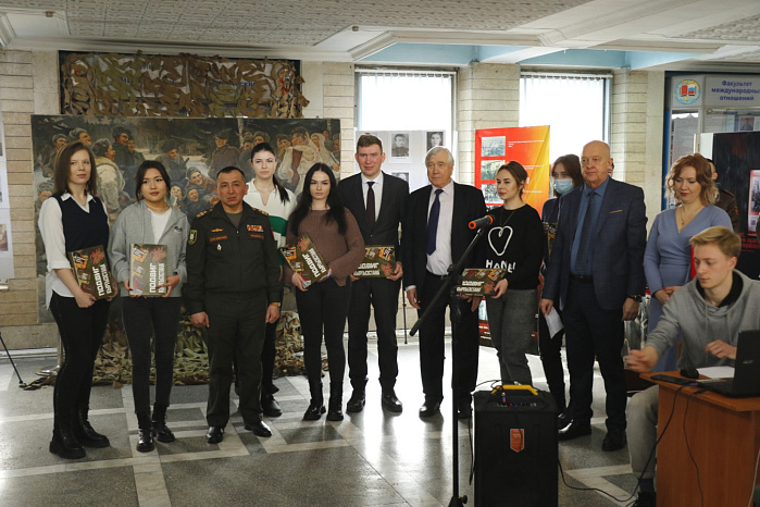 Пока жива память – мы непобедимы: в КРСУ открылась фотовыставка «80 лет Сталинградской битве»