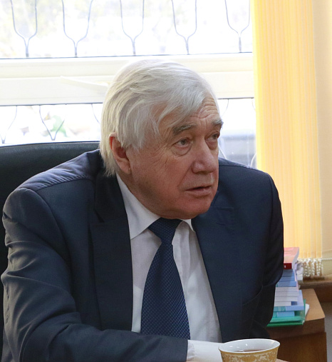 Новогоднее поздравление ректора КРСУ Владимира Нифадьева