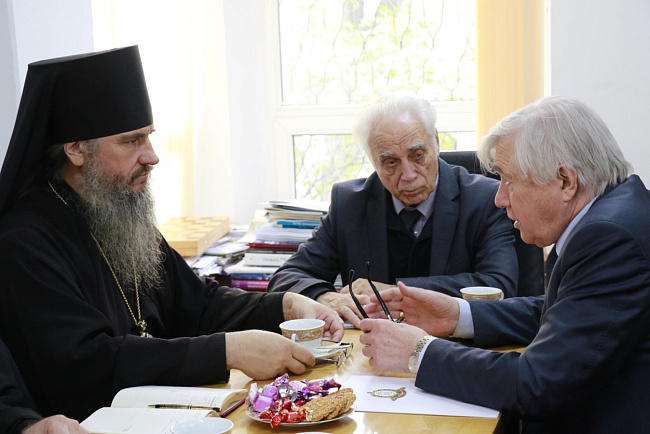 Сотрудники КРСУ провели встречу с епископом Савватием