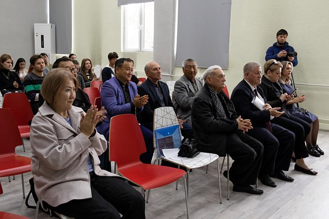 A monument to teachers from Russia and Kyrgyzstan will appear at the main building of KRSU