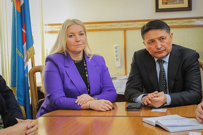 "Judicial diplomacy: KRSU and the EAEU Court enter into a cooperation agreement."
