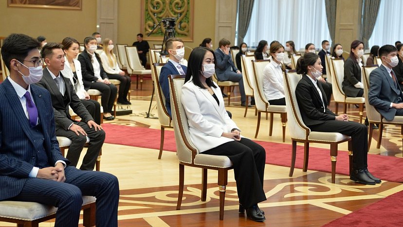 KRSU students were awarded scholarships from the President of the Kyrgyz Republic