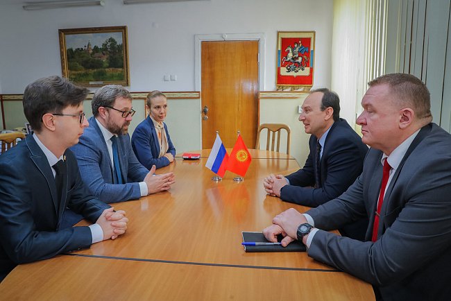 A meeting between the rector and the ambassador of the Republic of Belarus took place at the Kyrgyz-Russian Slavic University