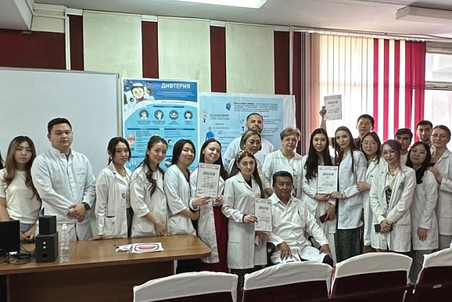 Students explained how important immune prevention is for all age groups of the population