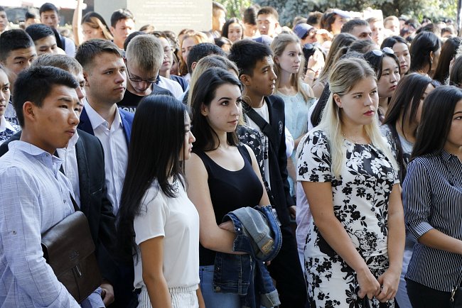 Студенттер. Ретроспективалык