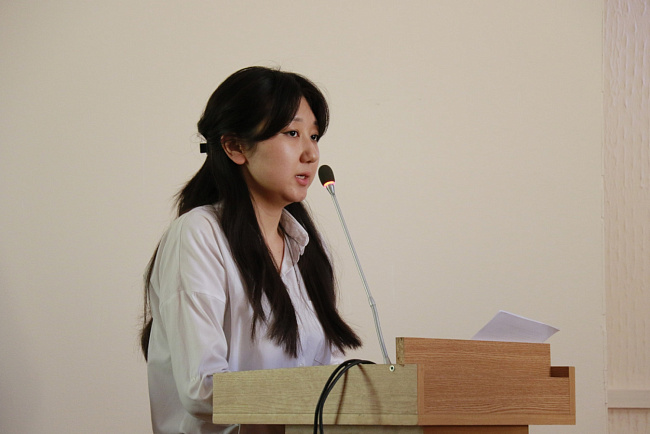 Студенты кафедры мировых языков успешно защитили дипломные работы