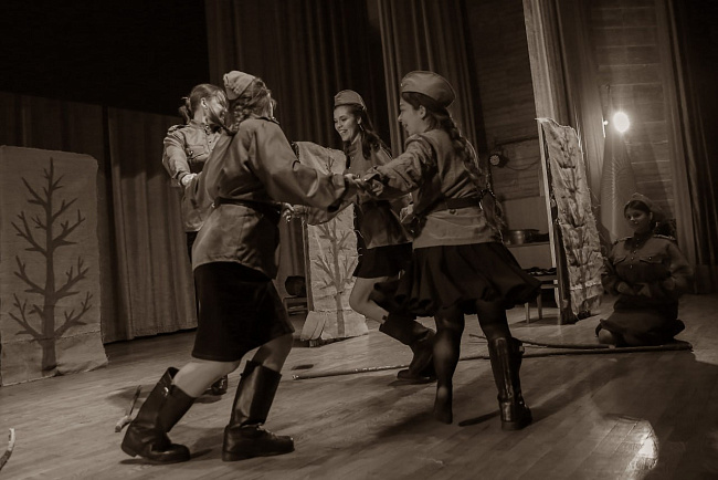 В КРСУ готовятся к премьере трогательной постановки «А зори здесь тихие…»