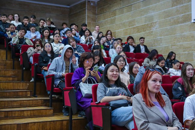 As part of Global Money Week, KRSU hosted a training seminar from international expert in the field of finance and sustainability Buazhar Abdykadyrova