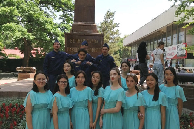 Студенты КРСУ почтили память героев Великой Отечественной войны