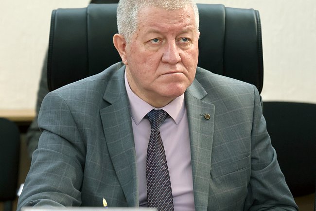 КРСУдагы декандык жыйын: аккредитация жана учурдагы милдеттер