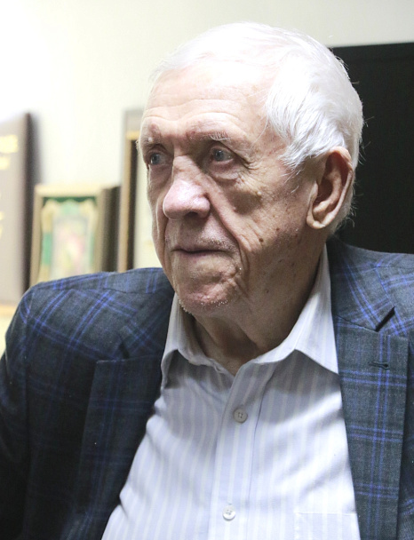 Корифей русского языка Валентин Янцен стал Почетным профессором КРСУ