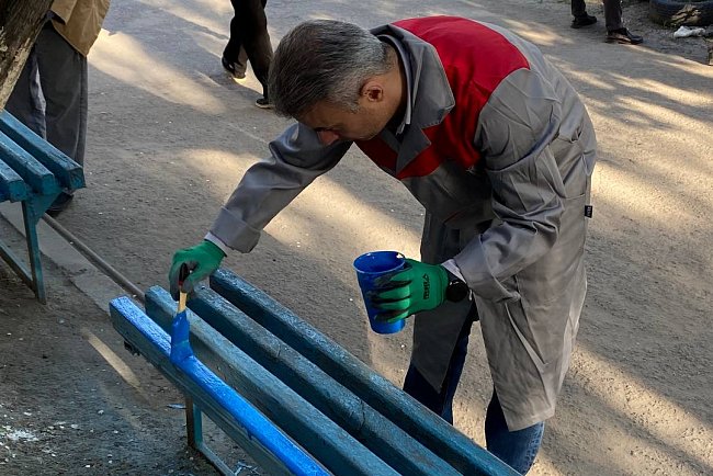 The morning at the Faculty of Natural Sciences of KRSU began with a cleanup day