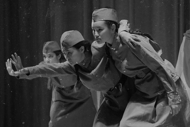 Студенты КРСУ представят спектакль о героизме женщин Кыргызстана на всероссийском конкурсе «Без срока давности»