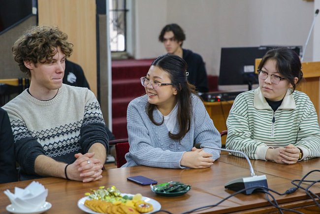 Warm meeting with the Russian Ambassador: student activists KRSU were inspired by the example of Sergei Vakunov